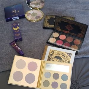 Eyeshadow palettes and eyeshadow primer